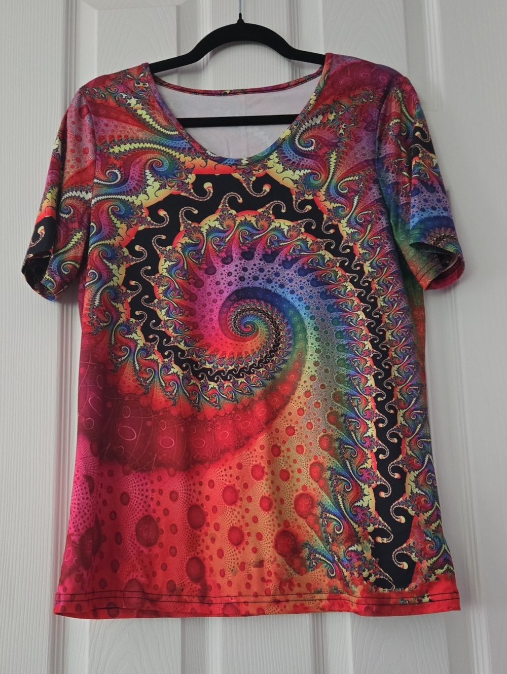 Multicolor Spiral Scoop Neck Short Sleeve Tee